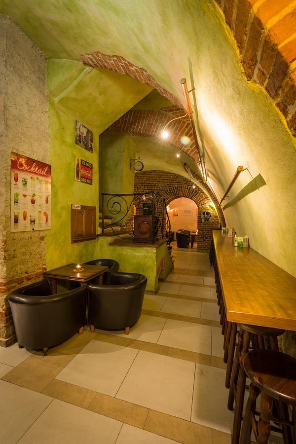 Faust Aparthostel Cracovie Extérieur photo